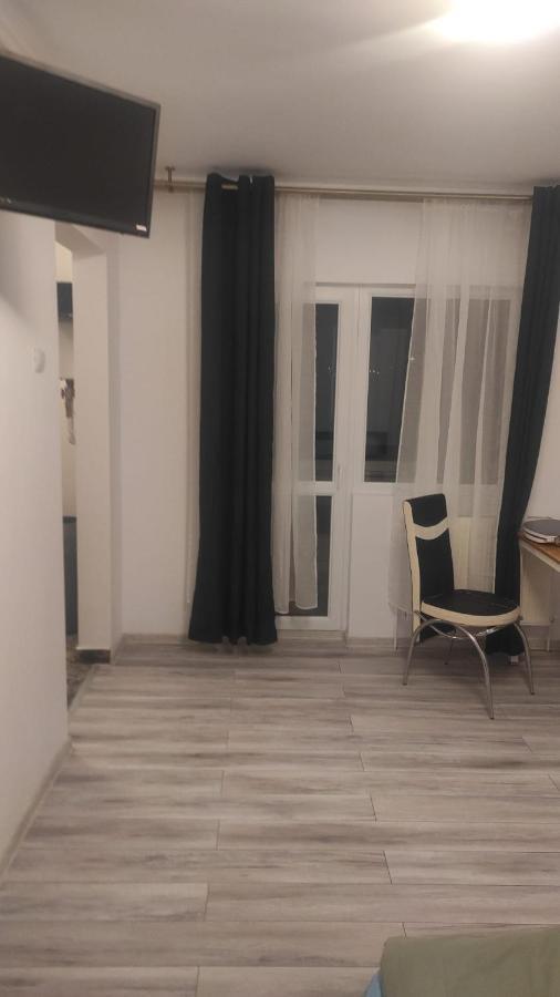 Garsoniera Turda Valeria Apartment Exterior photo